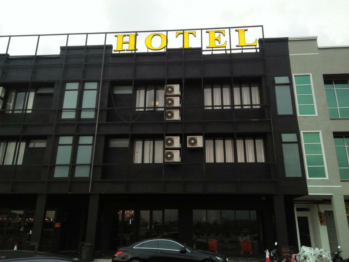 68 Boutique Hotel Sitiawan Exterior photo